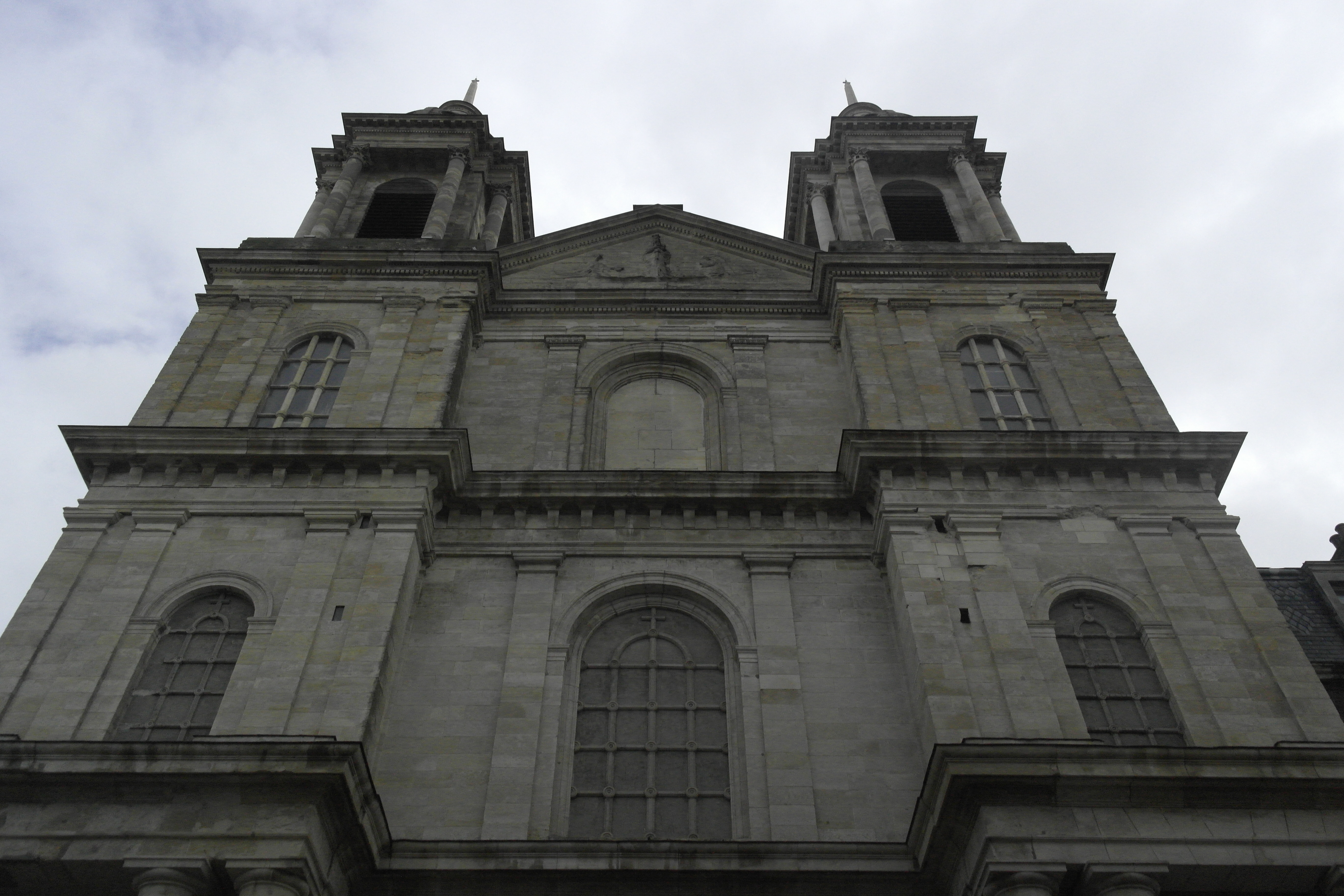 façade d'une église néo-classique