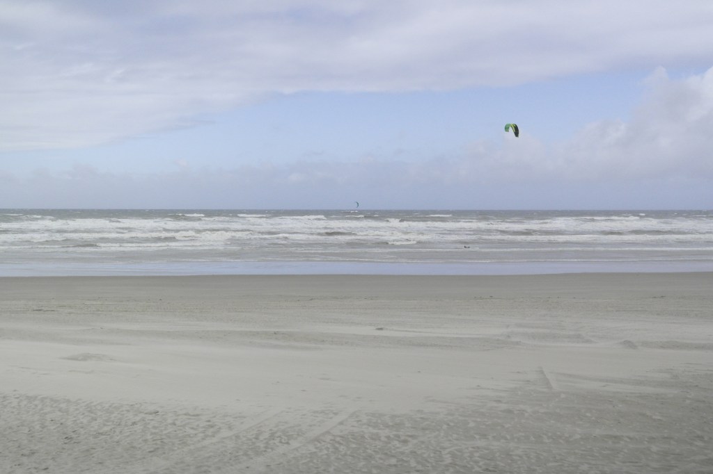 plage avec un kite surf