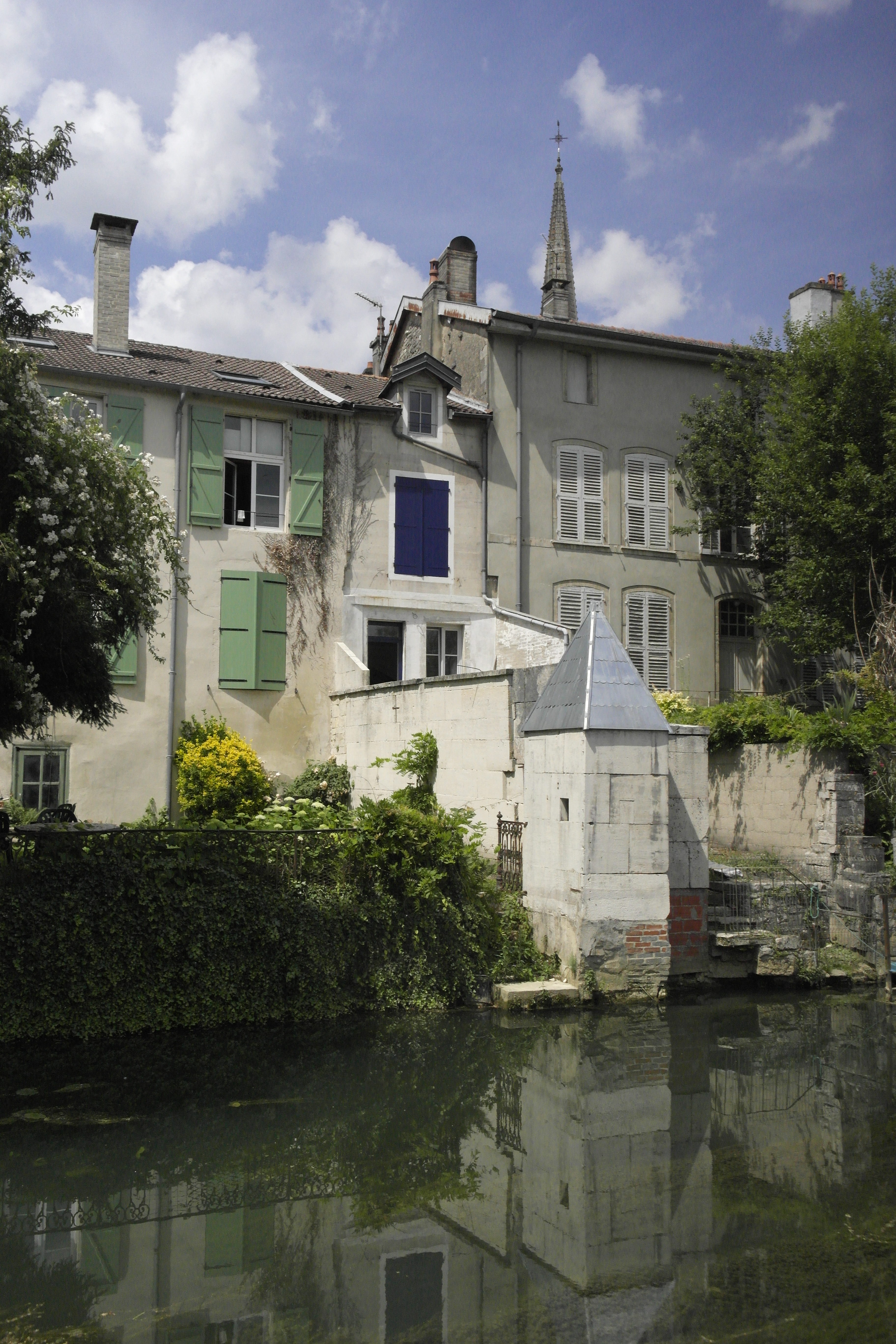 maisons donnant sur un canal