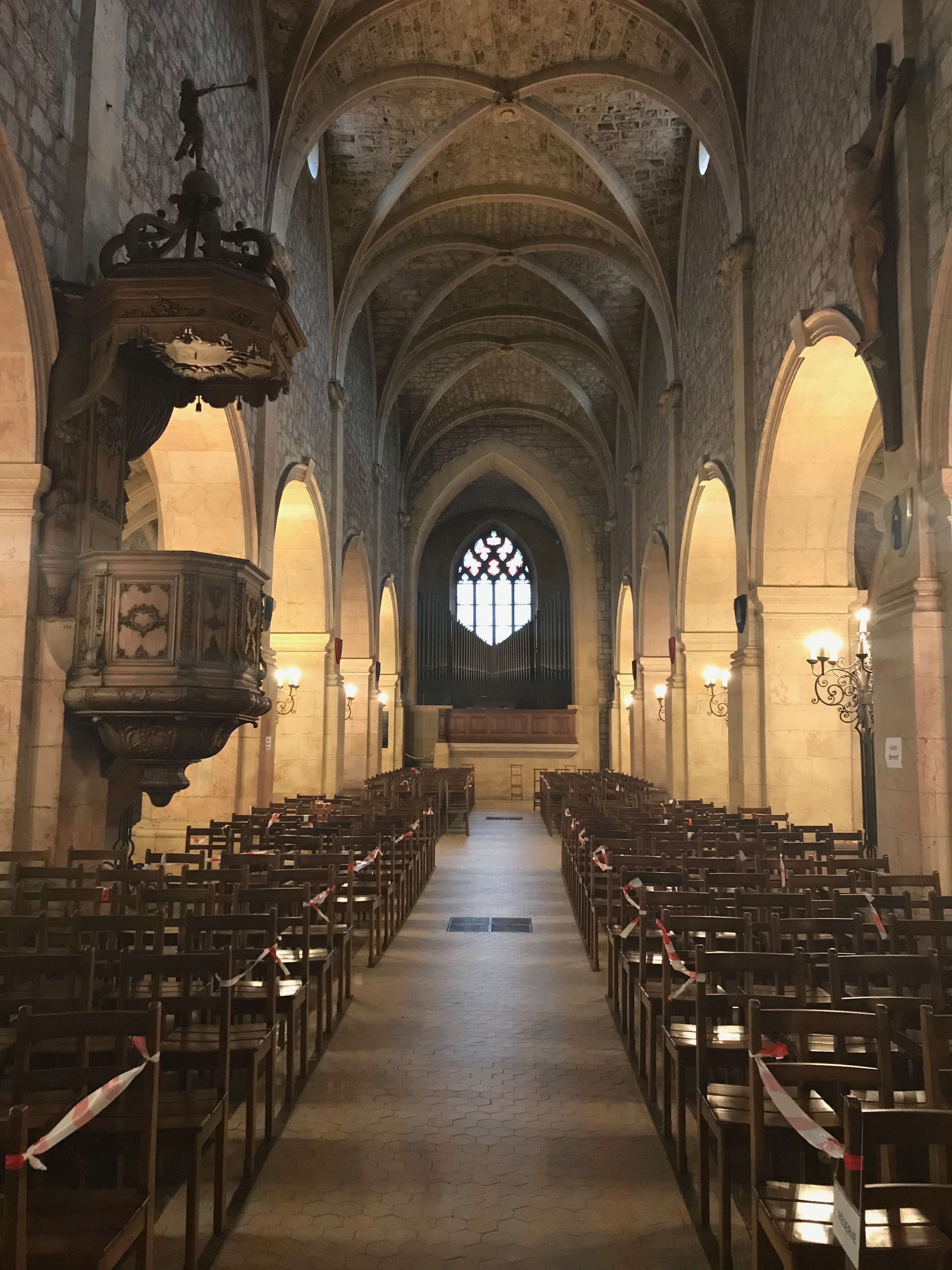 bas-côté intérieur de l'église