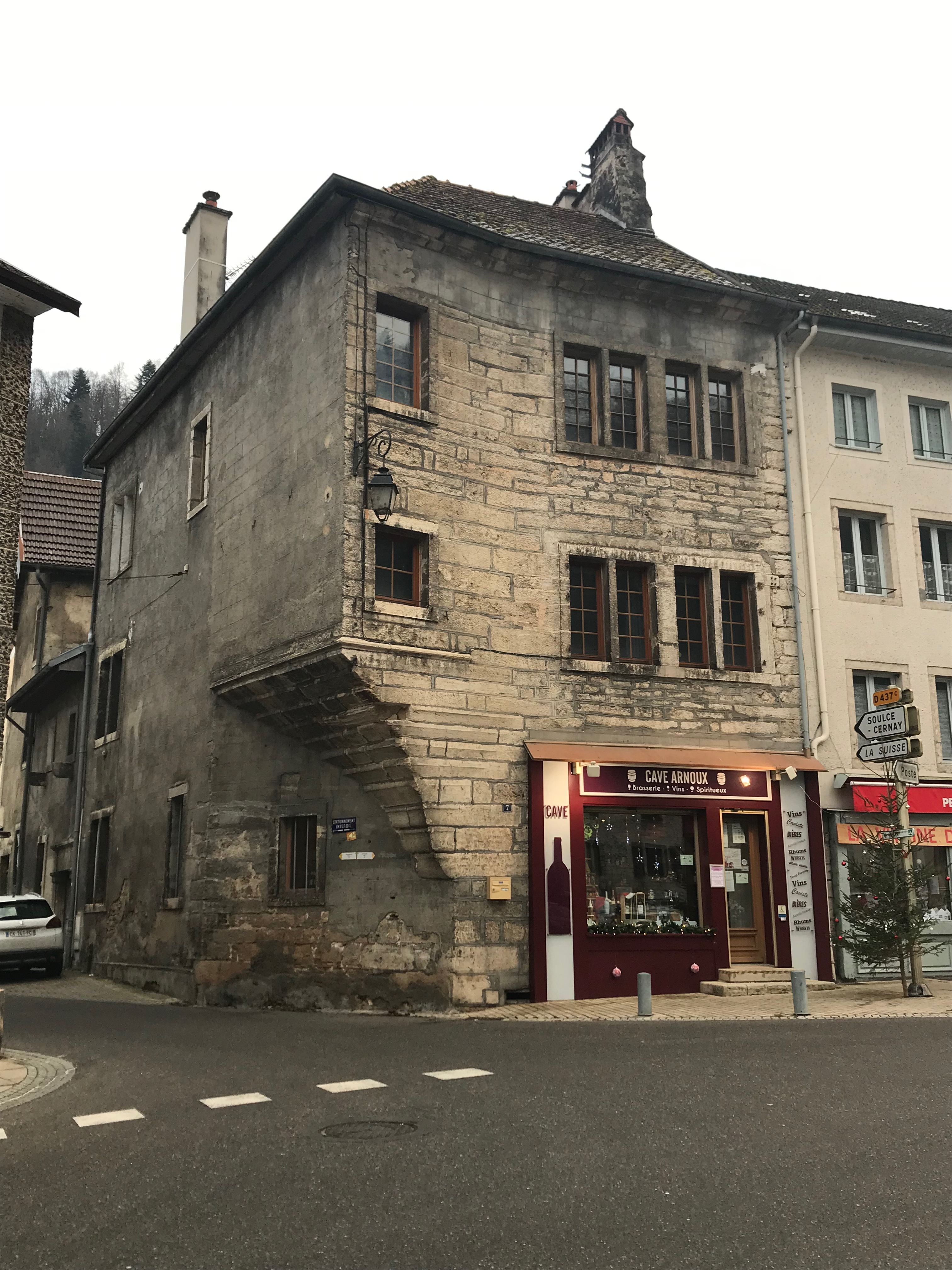 maison remarquable en pierre, de style renaissance