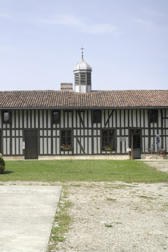 maison à colombage avec clocheton