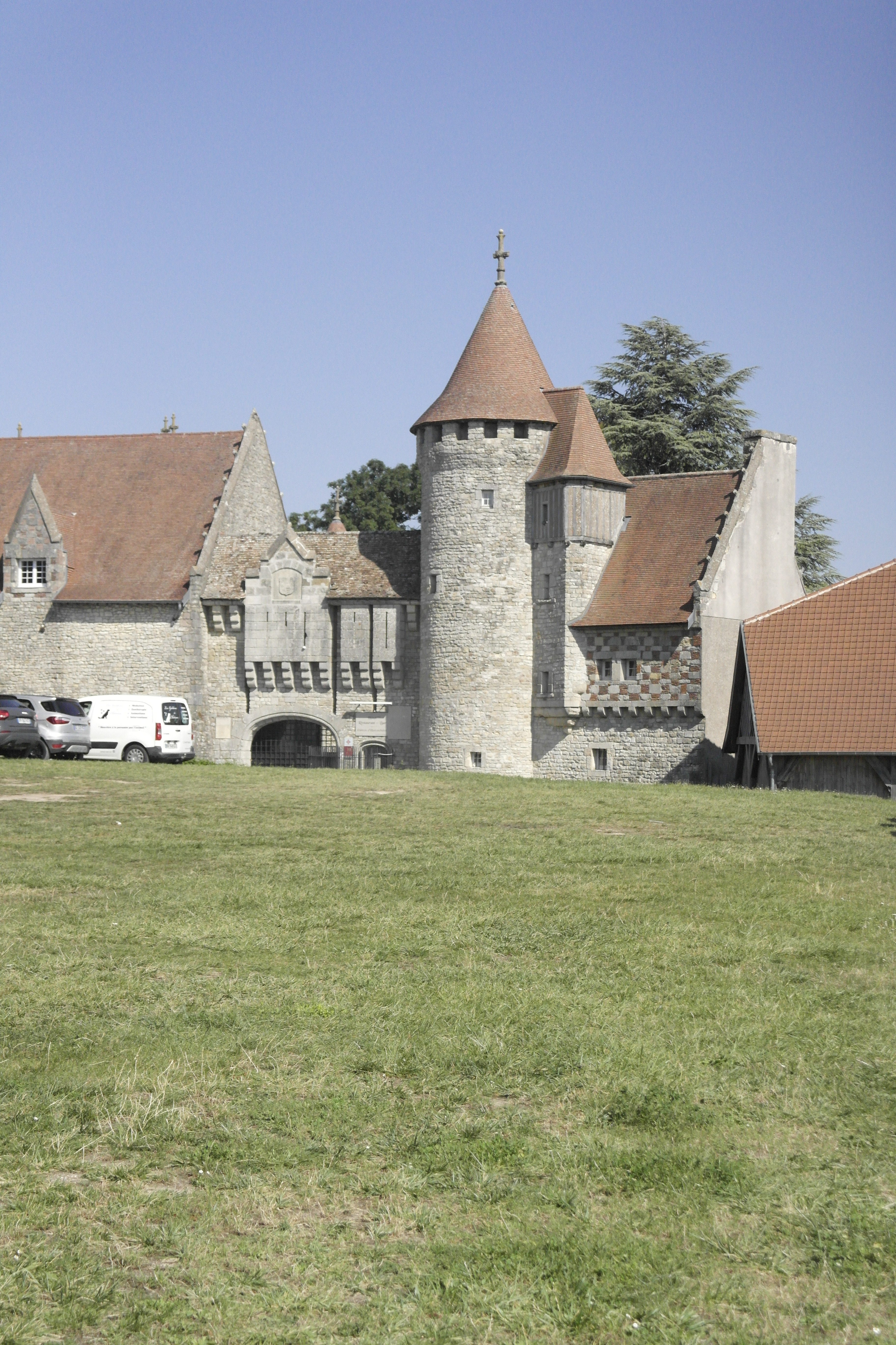 chateau médiéval restauré