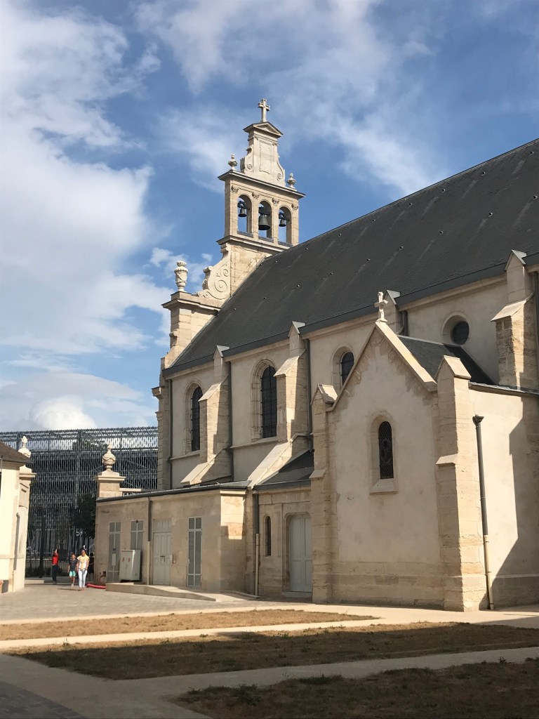 vue de côté d'une église