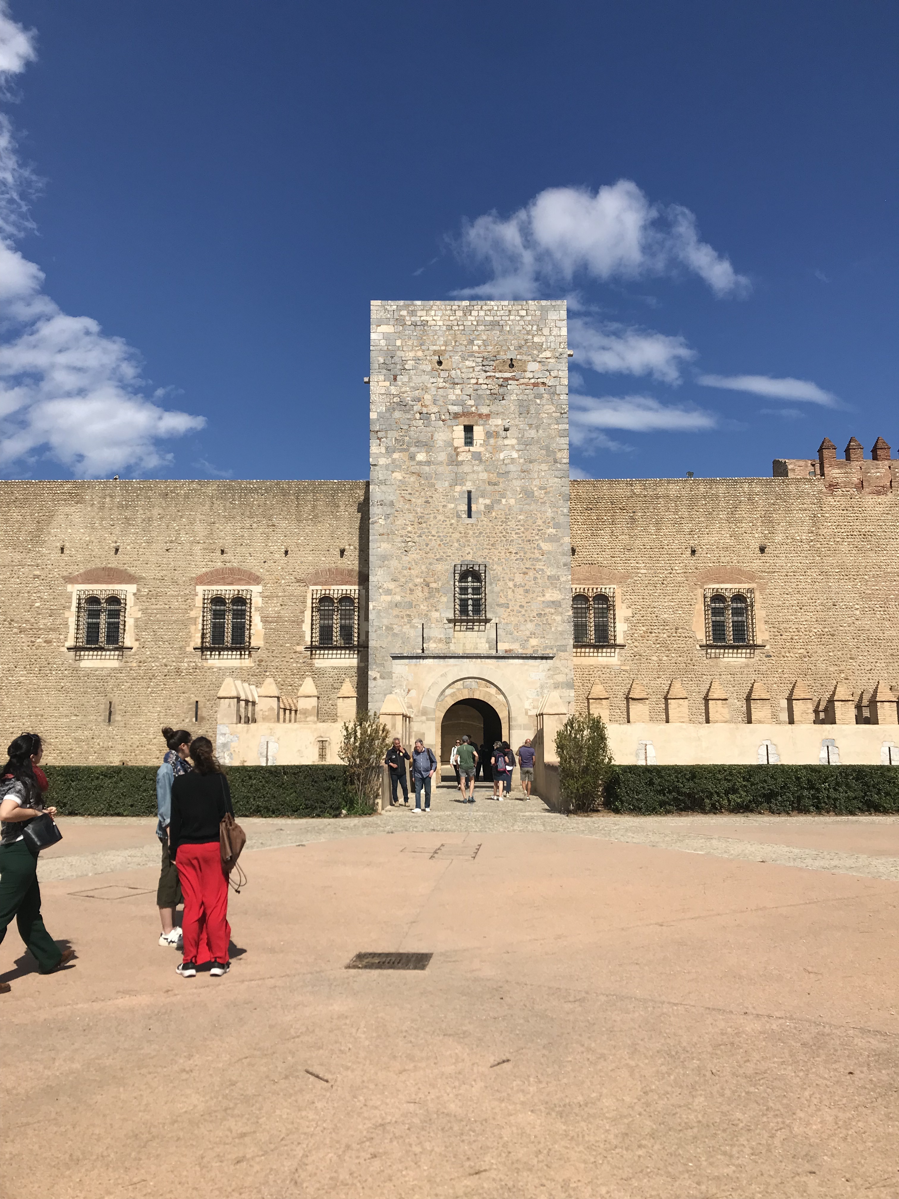 mur fortifié et tour