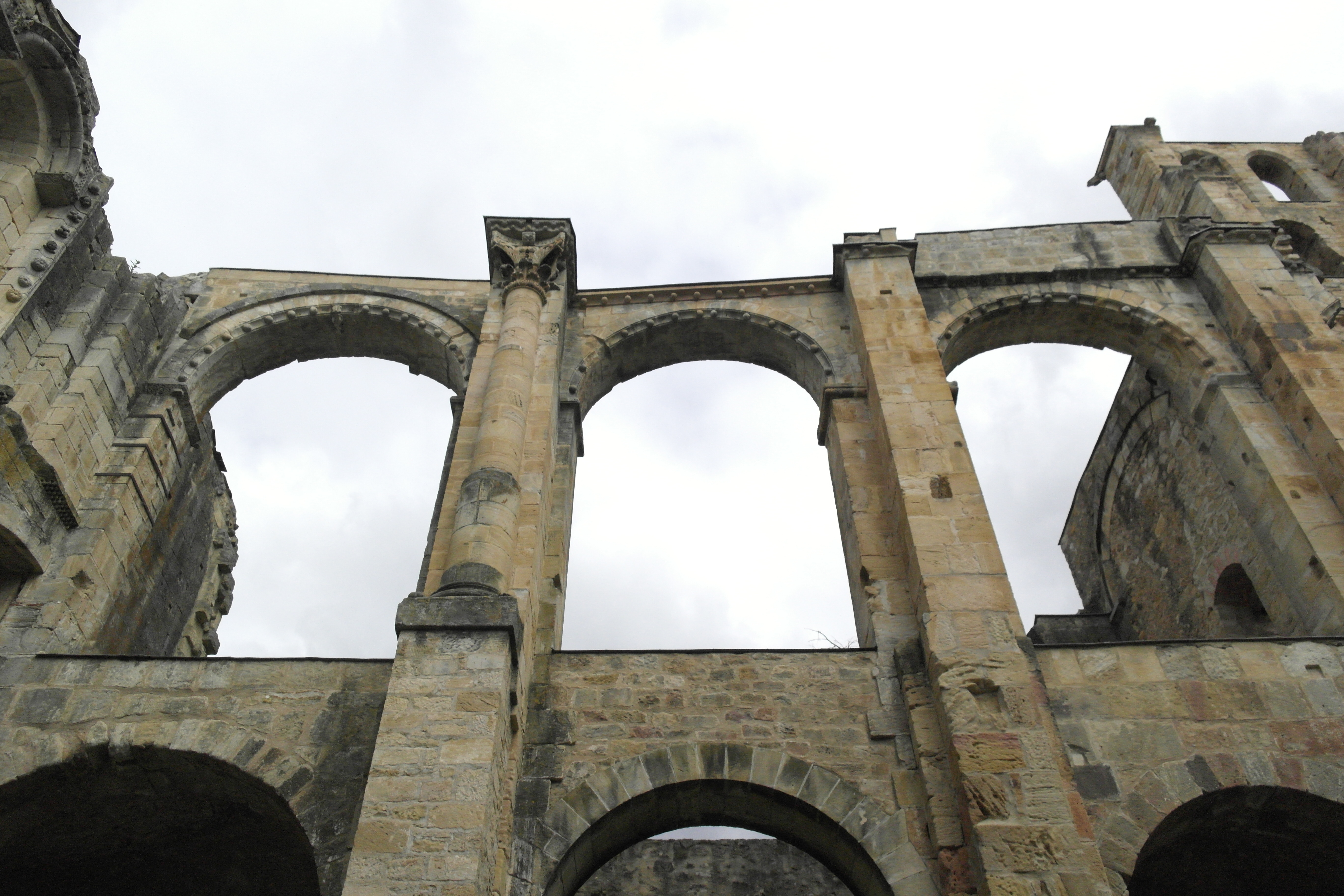 église à ciel ouvert Alet-les-Bains