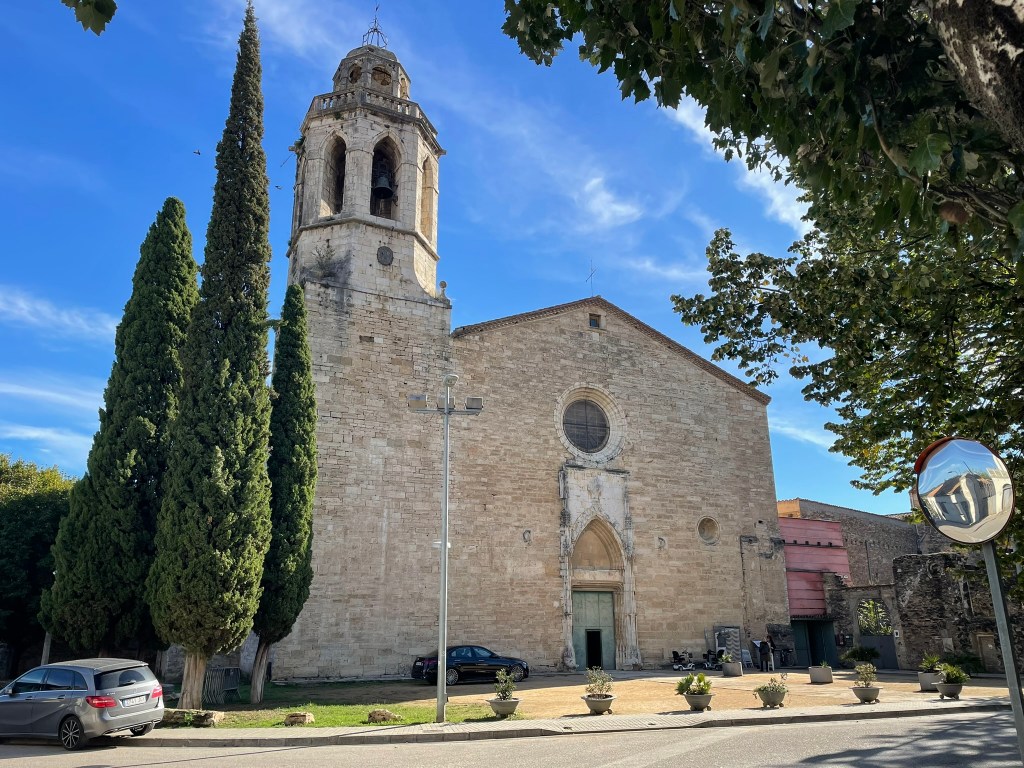 Façade de Monastère et clocher, en pierre.