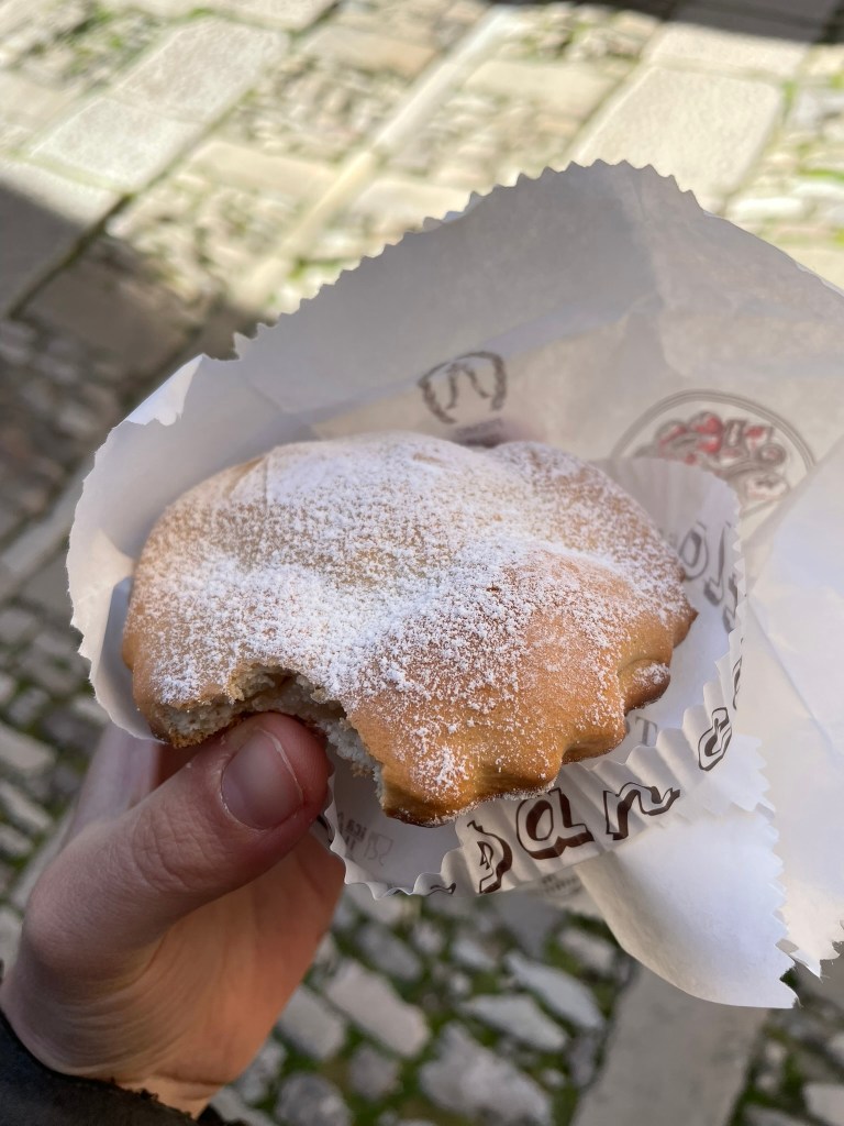 Une genovese : gateau typique d'Erice