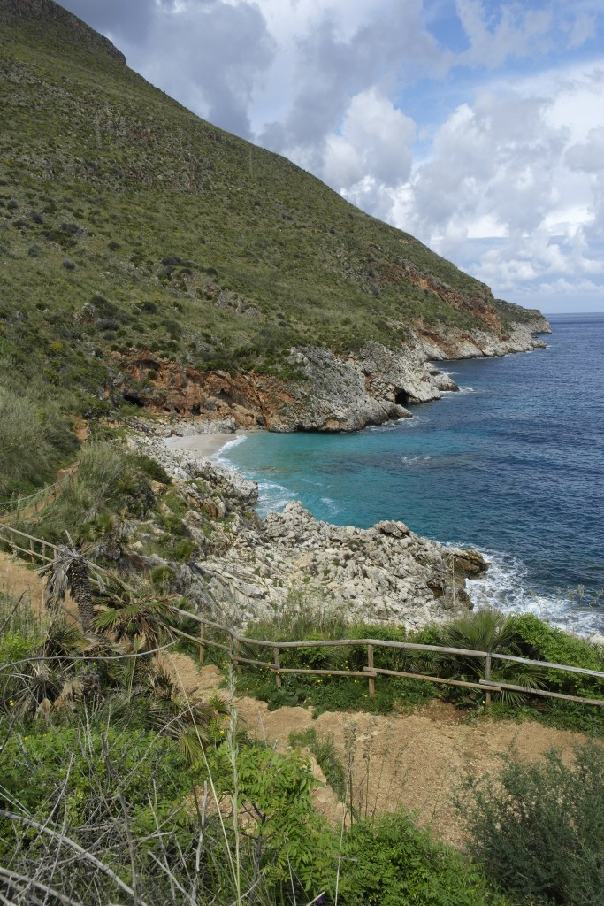 Cala Capreria : arrivée sur une crique, eau turquoise