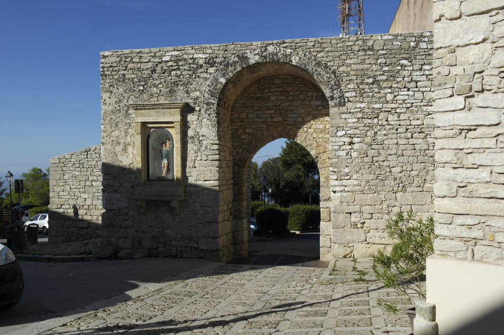 Porta Trapani : porte médiévale d'entrée à Erice